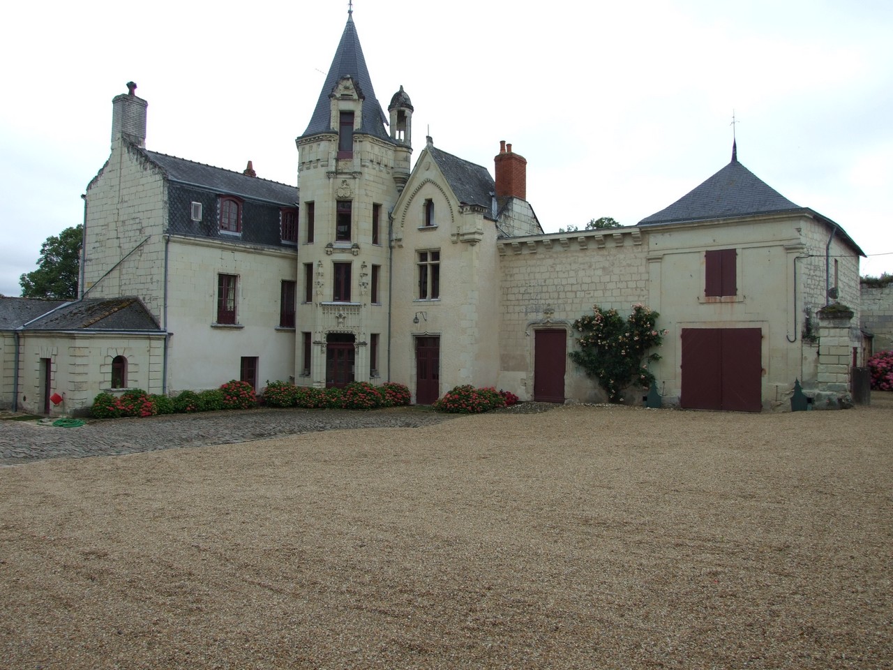 CHÂTEAU DU VIEUX BAGNEUX La Loire à Vélo