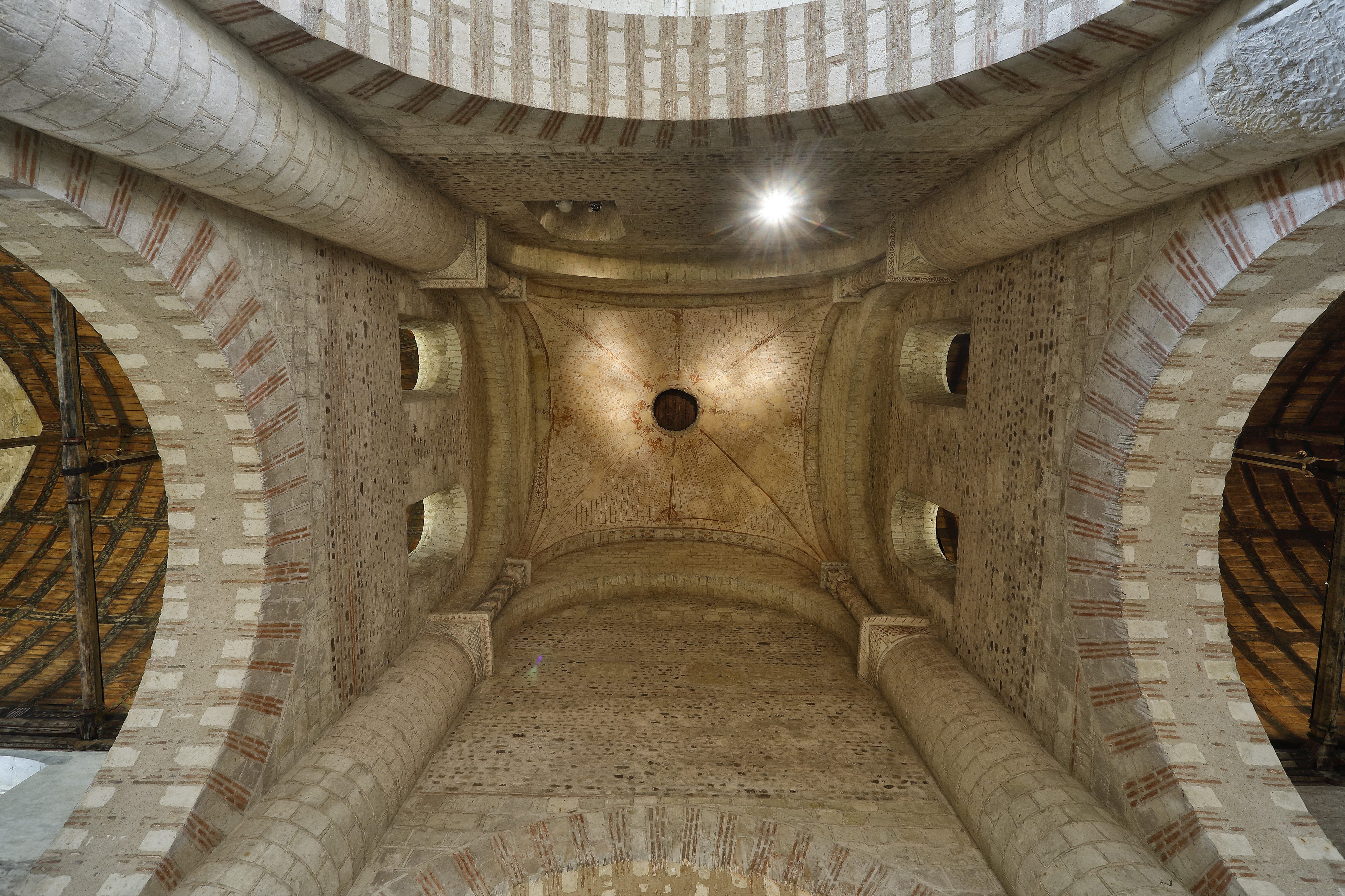 COLLÉGIALE SAINT-MARTIN©