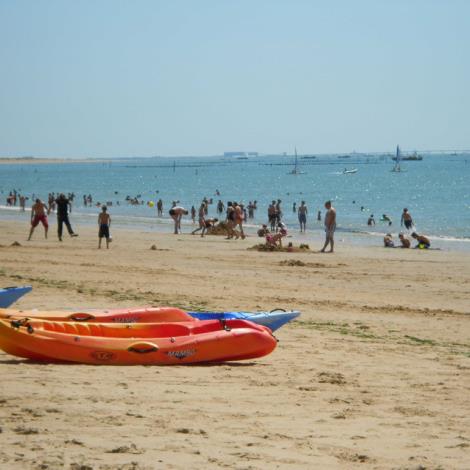 plage-Grande casse-la-faute-sur-mer-Vue plage avec vacanciers